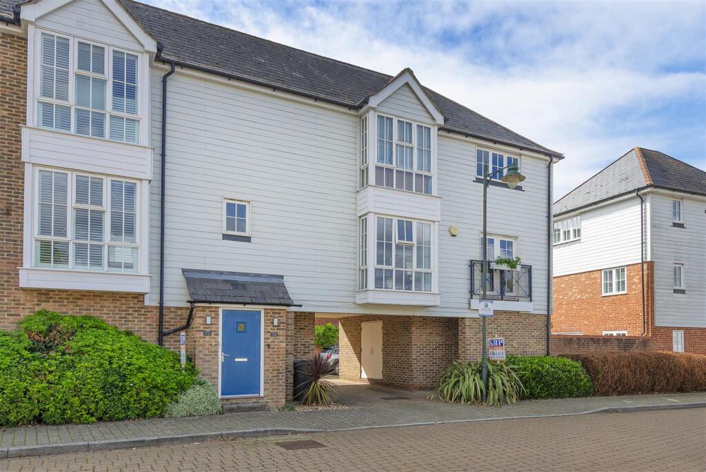 Main image of property: Queen Street, Kings Hill