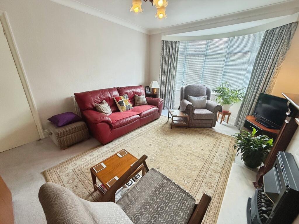 Grosvenor Avenue, Shipley, BD18 - View 2
