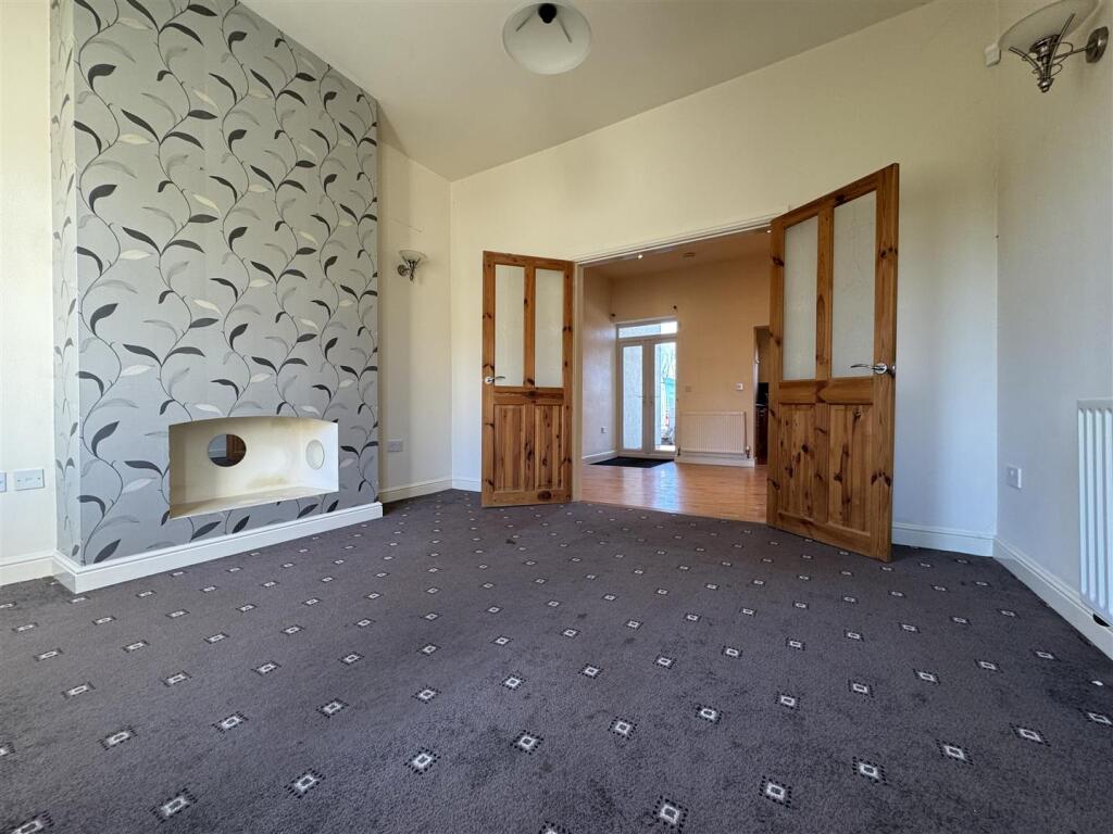 House in Barnsley, Higham - View 5
