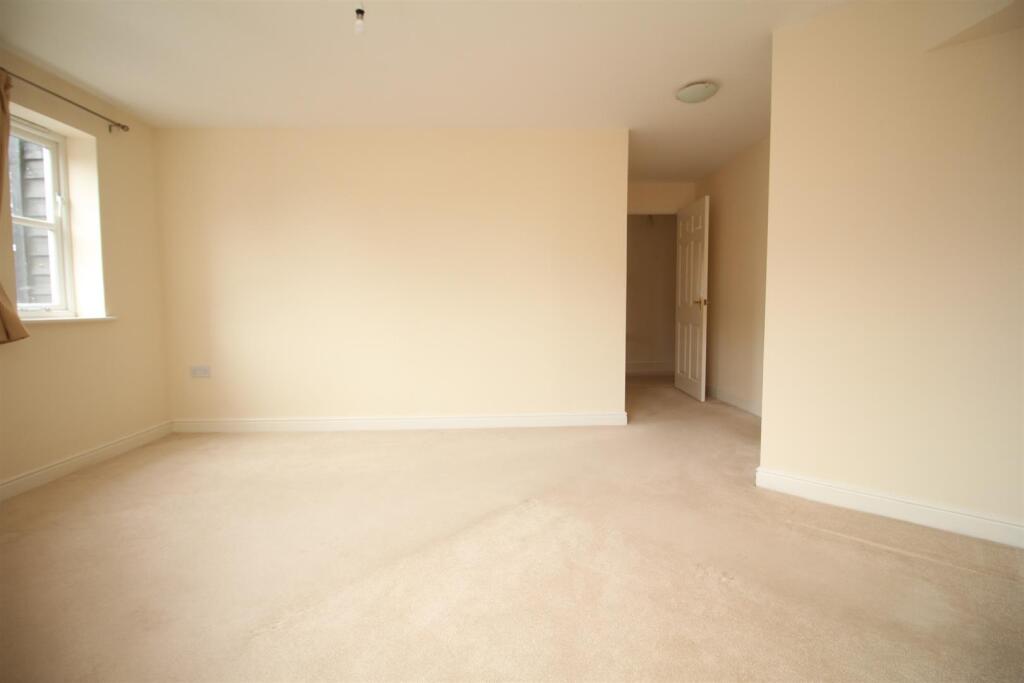 Apartment in Tonbridge - More