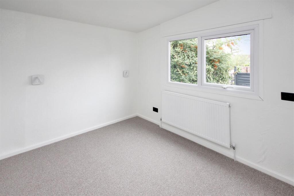 House in Wilby, North Northamptonshire - More