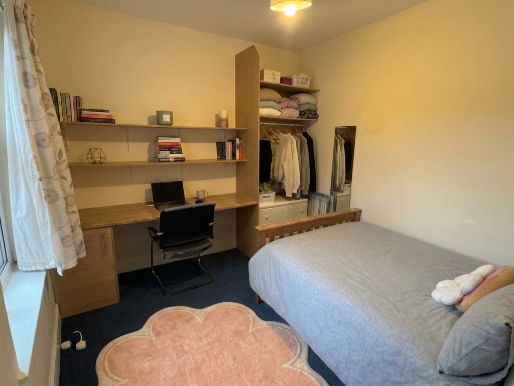 6 bedroom house for rent