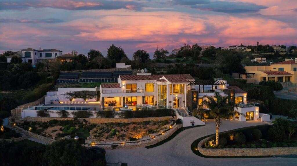 Main image of property: Algarve, Almancil