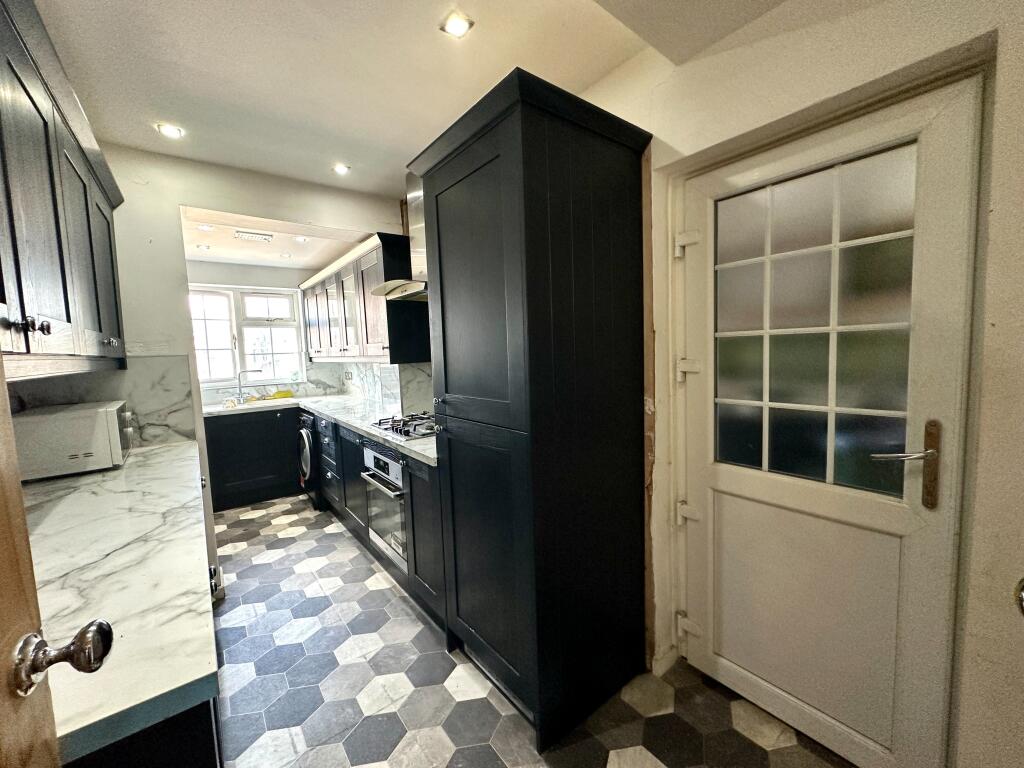 House in Sandwell, West Midlands - More
