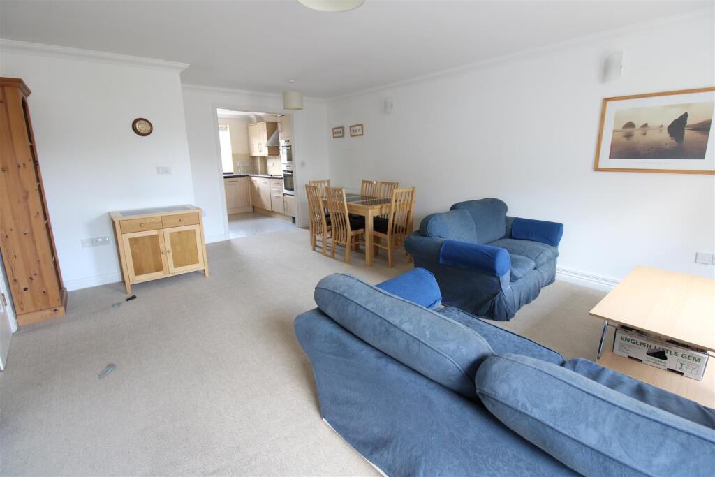 Apartment in Cowes, Isle of Wight - View 4