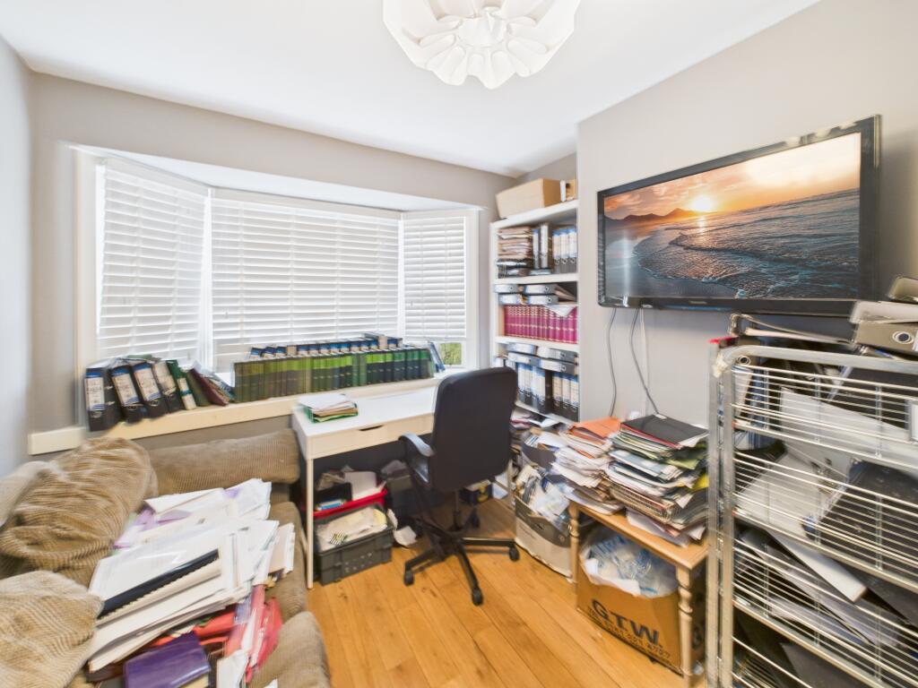 House in Coatbridge, North Lanarkshire - View 5