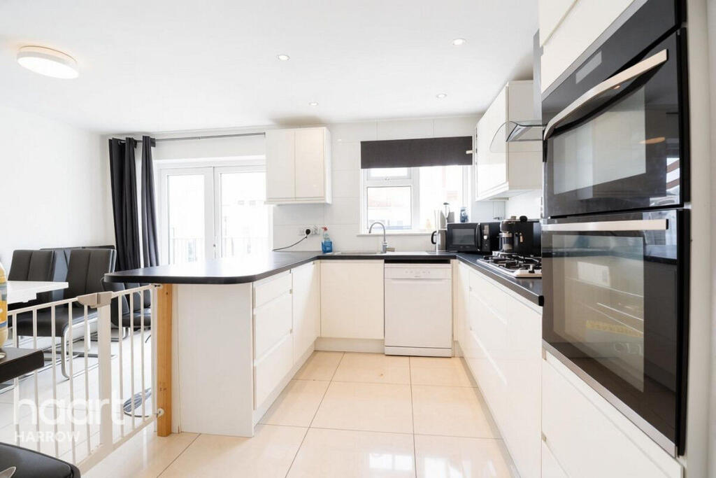 House in London, Queensbury, Kenton - View 5