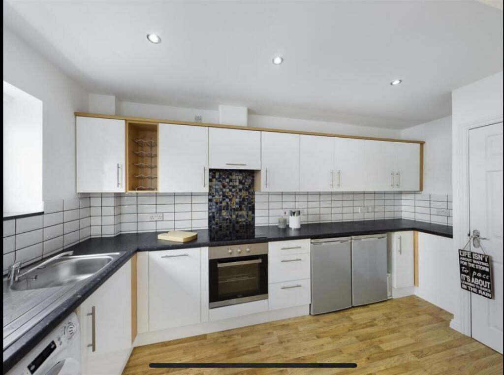 Apartment in North Tyneside, North East - View 6