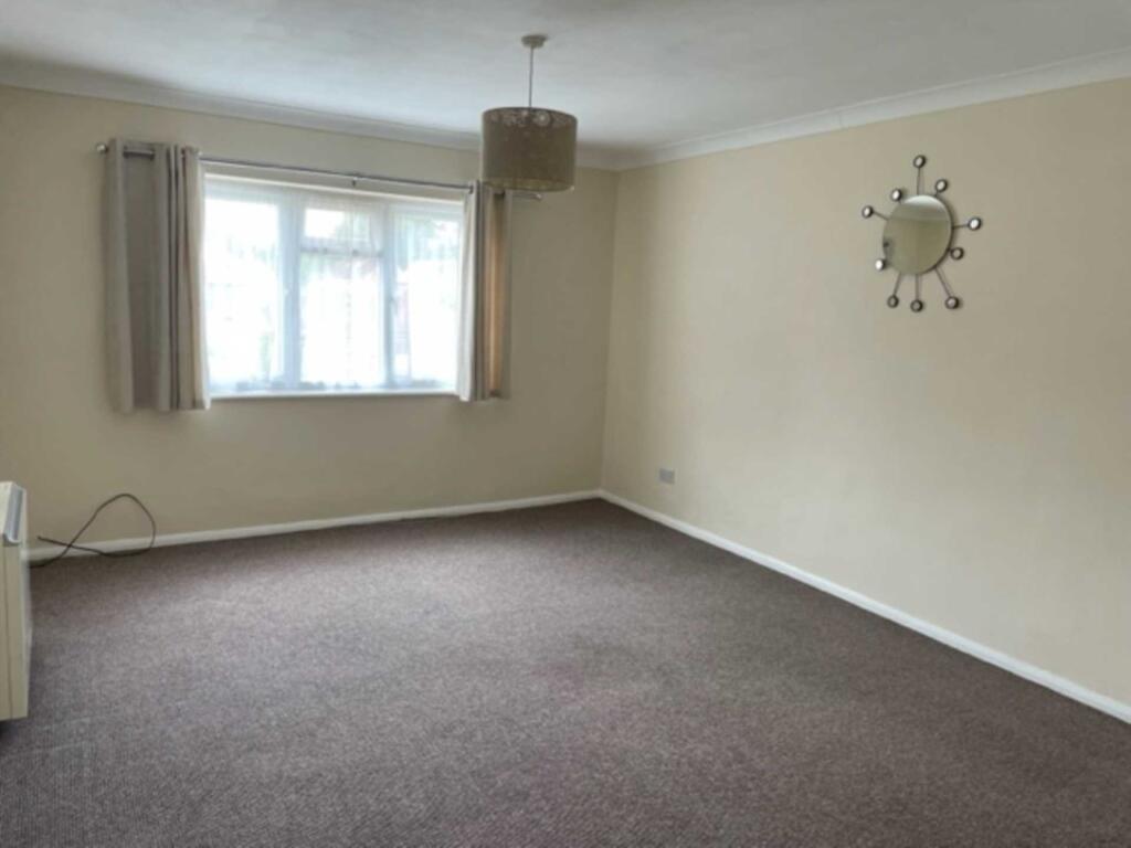 Apartment in Reading - View 4