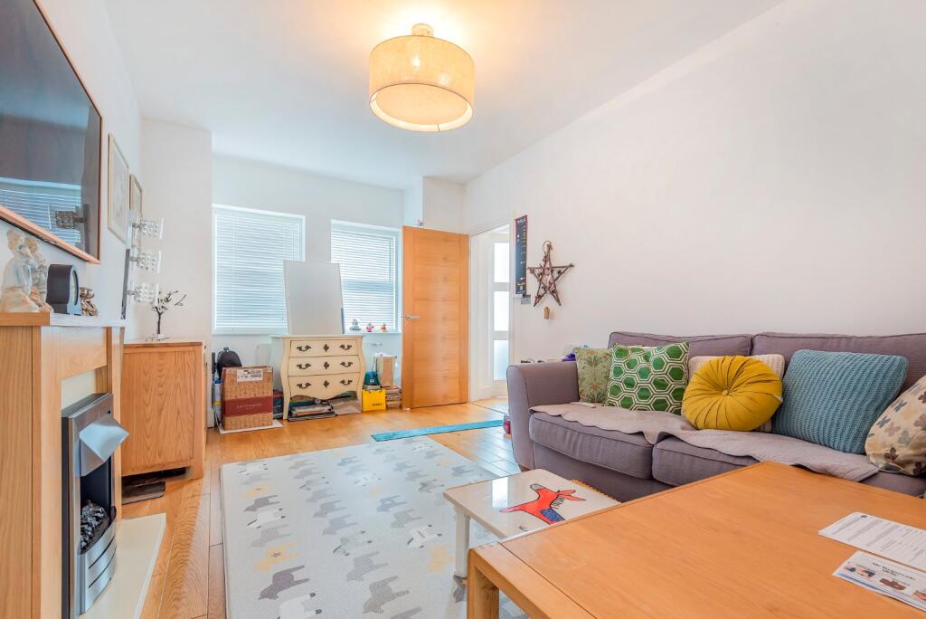 House in Kingston upon Thames - View 2