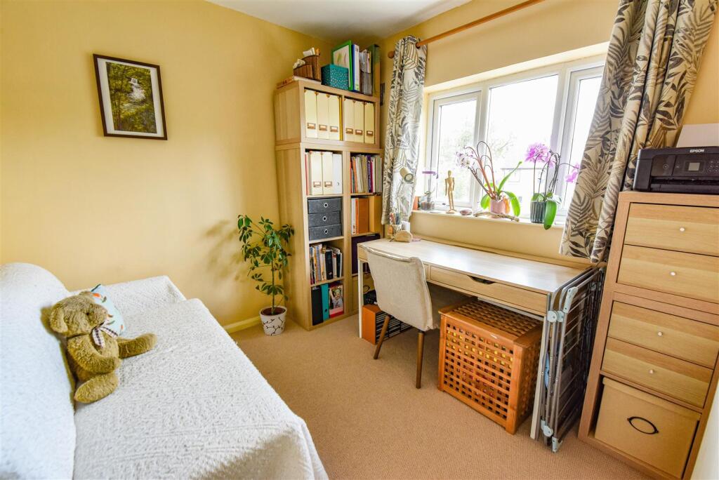 House in Wotton-under-Edge, Coombe - More