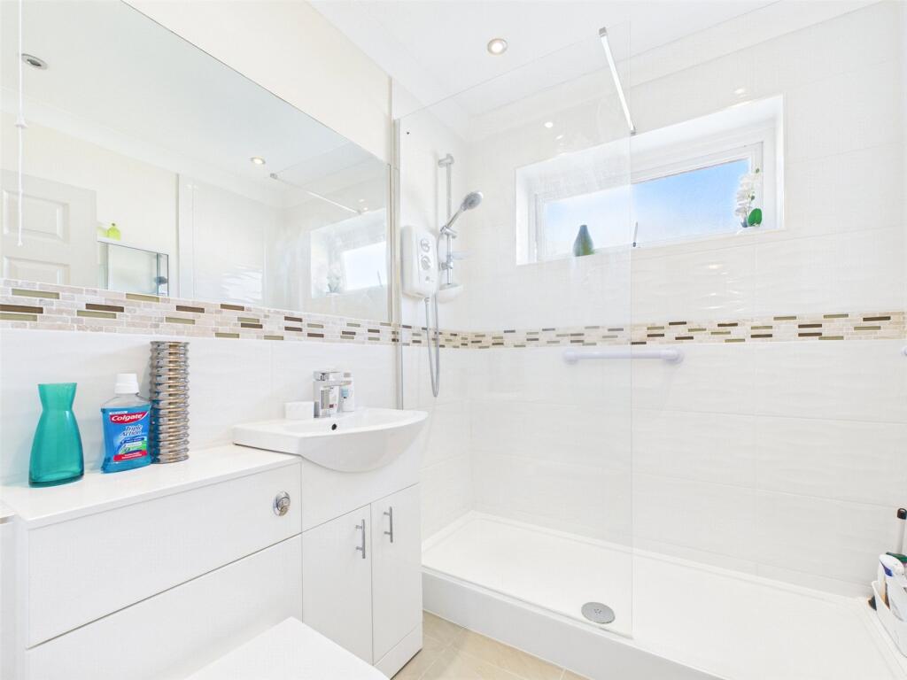 Apartment in Highcliffe-on-Sea, Highcliffe and Walkford - View 5