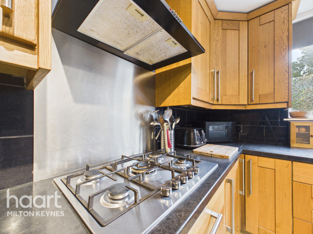 House in Milton Keynes, Pennyland, Great Linford - More