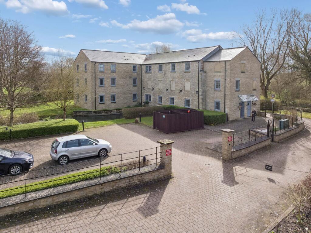 Main image of property: Witan Way, Witney, OX28
