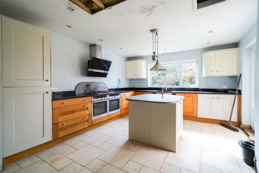 Kingshurst Road, Shirley - View 2