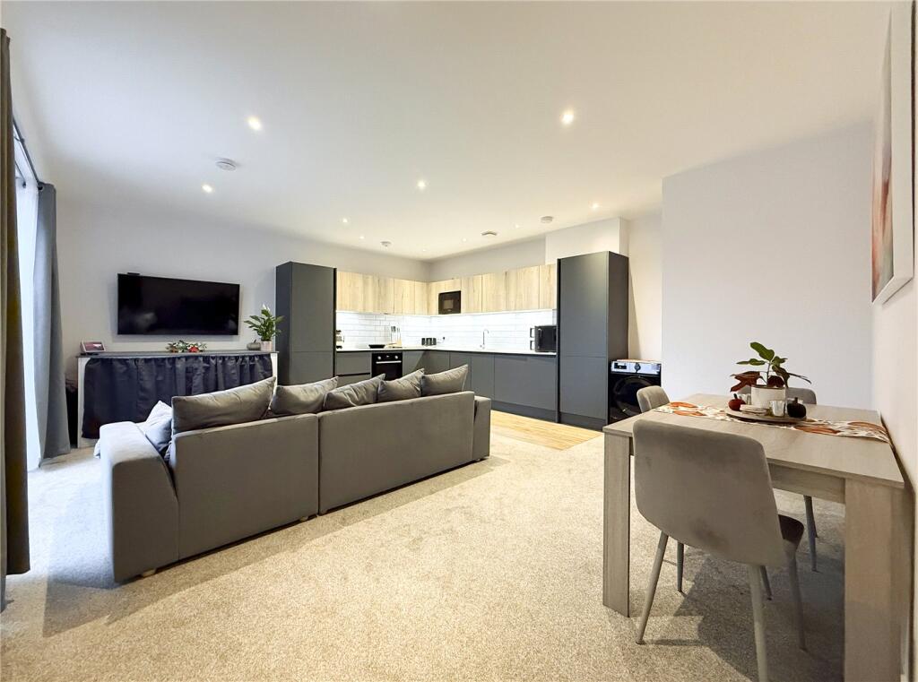 Apartment in Bournemouth - View 3