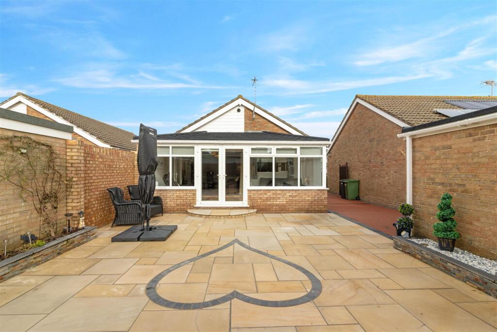 10 Golding Road photo 2