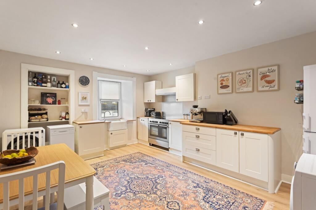 Apartment in Bridge of Allan, Inverallan, Causewayhead - View 2