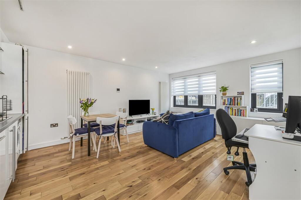 Apartment in London, Clapham Junction - More