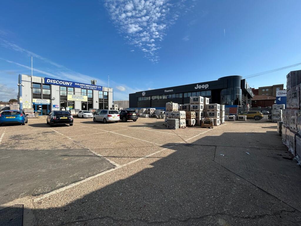 Main image of property: Unit 1, 462 Bath Road, Slough, SL1 6BQ