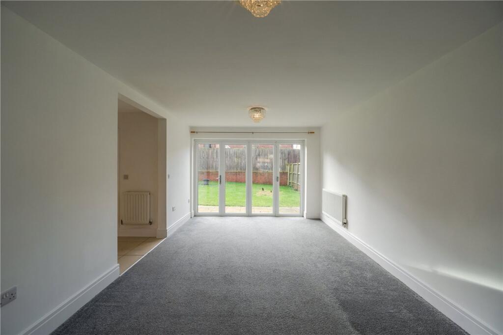 Marris Way, Caistor, LN7 photo 3