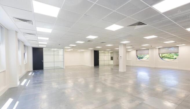 Goldvale House  Woking  Office 5.jpg