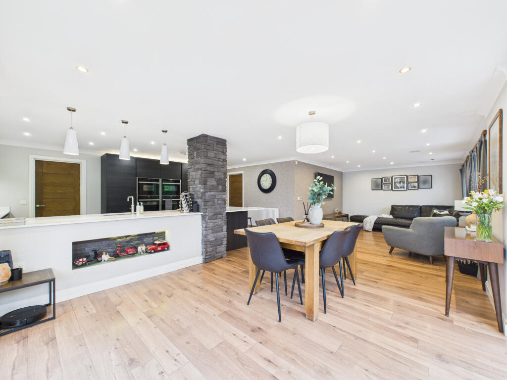 Bluebell Way,  Bamber Bridge, PR5 photo 2