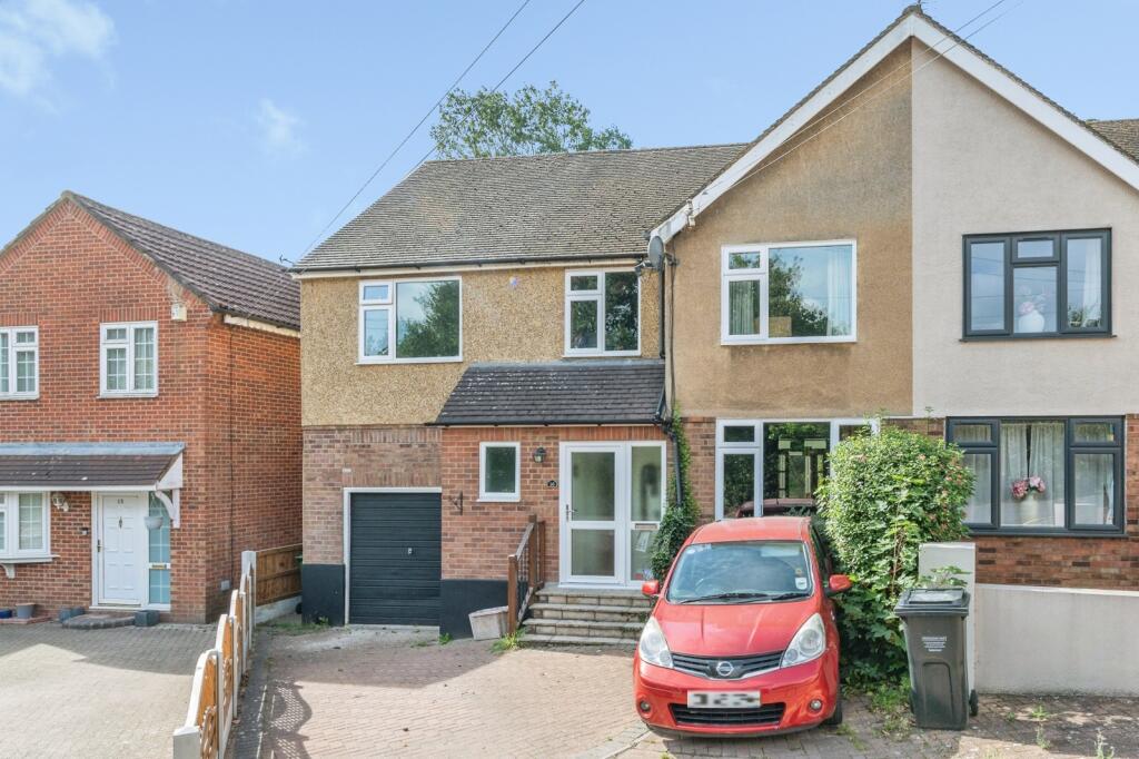 Main image of property: Norsey Close, Billericay, Essex, CM11