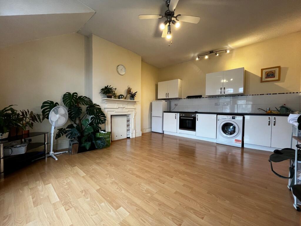 Apartment in Portsmouth - View 4