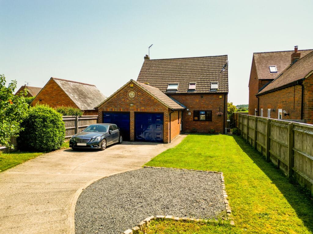 House in Oving, Buckinghamshire - View 2
