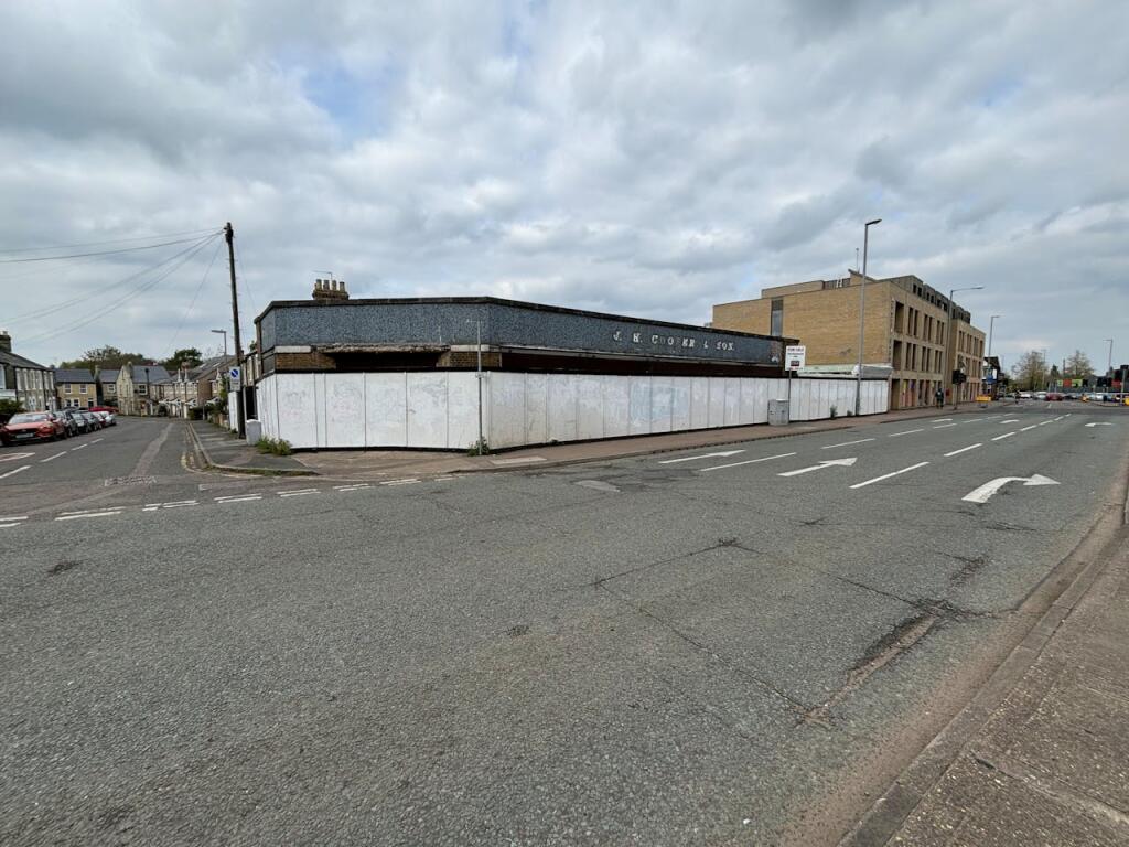 Main image of property: 211 - 213 Newmarket Road, Cambridge, CB5 8HA