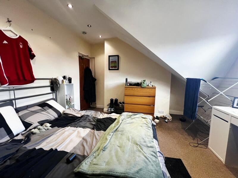 6 bedroom terraced house for rent