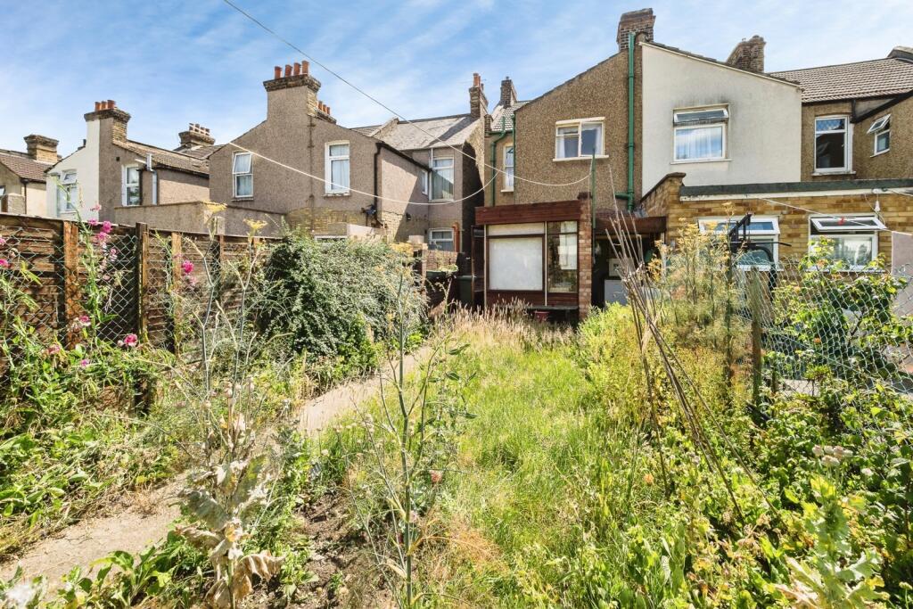 House in Ilford - More