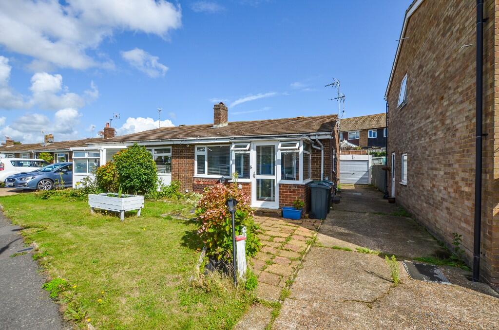 2-bed semi-detached on Old Orchard Place, Hailsham, East Sussex, BN27, £250,000