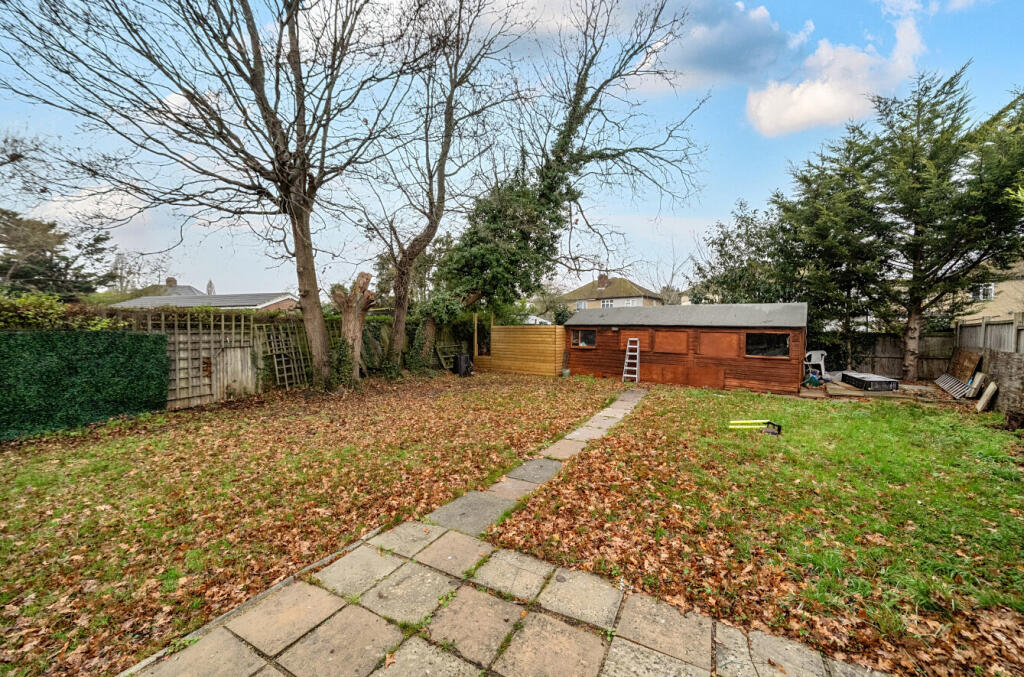 St. Andrews Crescent, Windsor, Berkshire photo 2