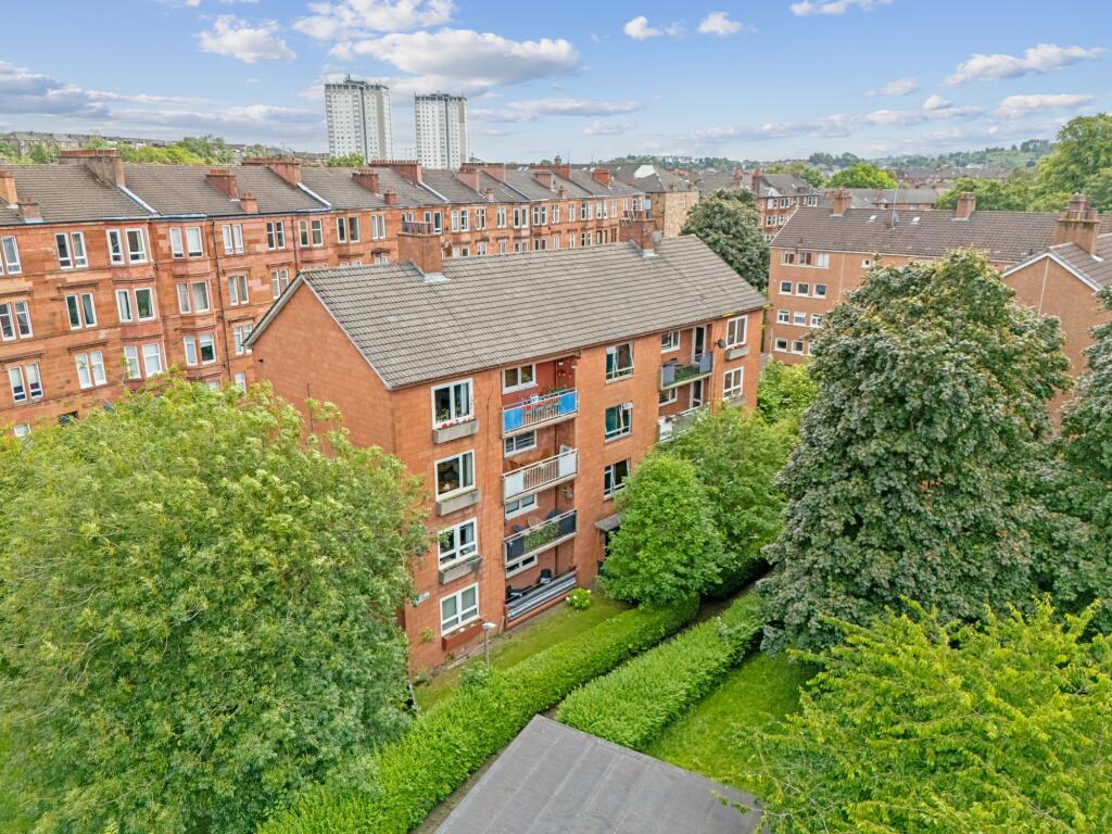 Main image of property: 125 Dundrennan Road, Flat 2/1, Langside, Glasgow, G42 9SH