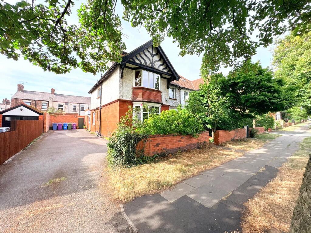 Main image of property: Queens Drive, Mossley Hill, Liverpool, Merseyside, L18