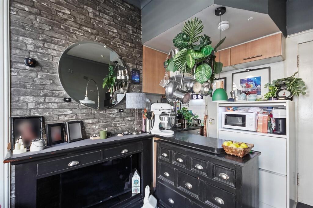 Apartment in Paisley - More