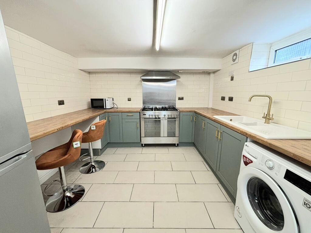 Main image of property: Huddersfield Road, Oldham, OL1