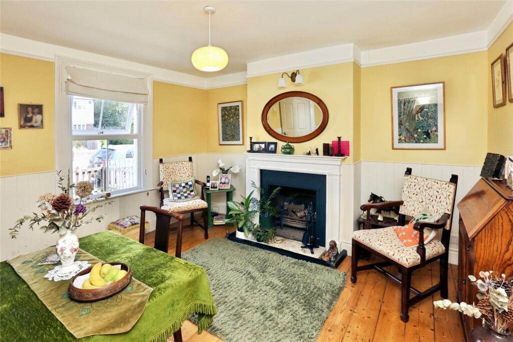 House in Southampton, Warsash - More