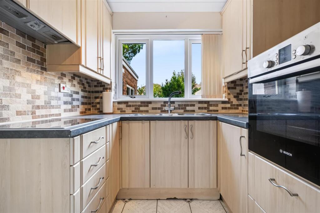 Olorenshaw Road, Sheldon, Birmingham photo 5