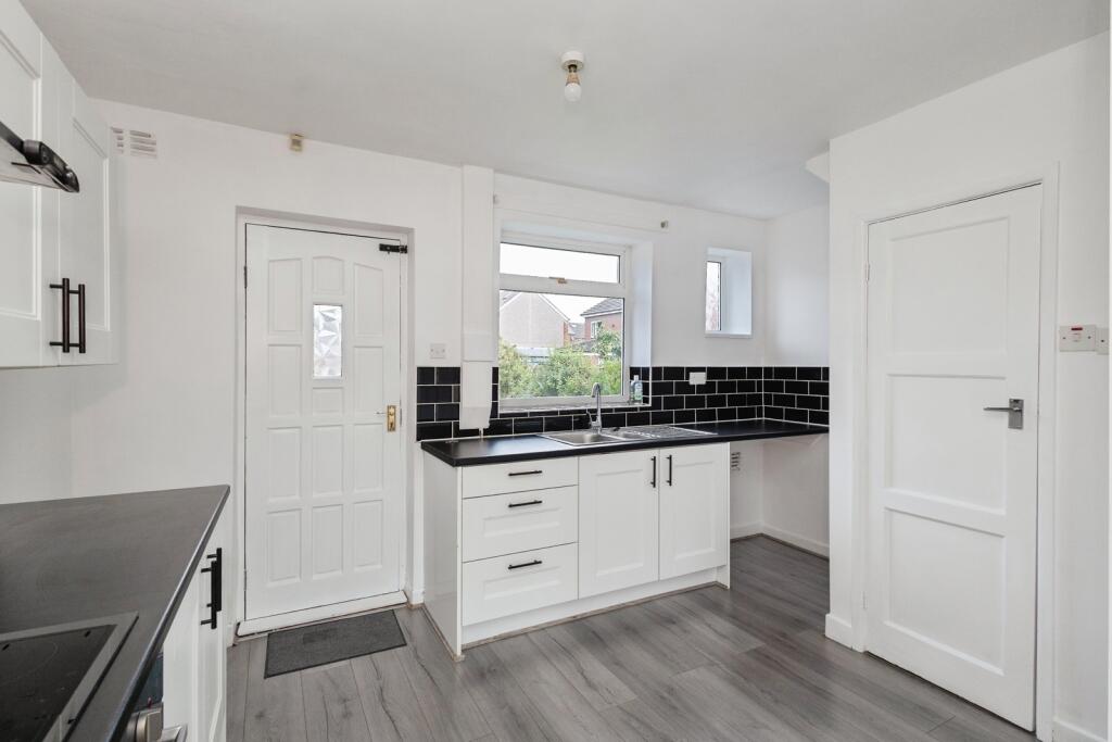 House in Tameside, Greater Manchester - View 4