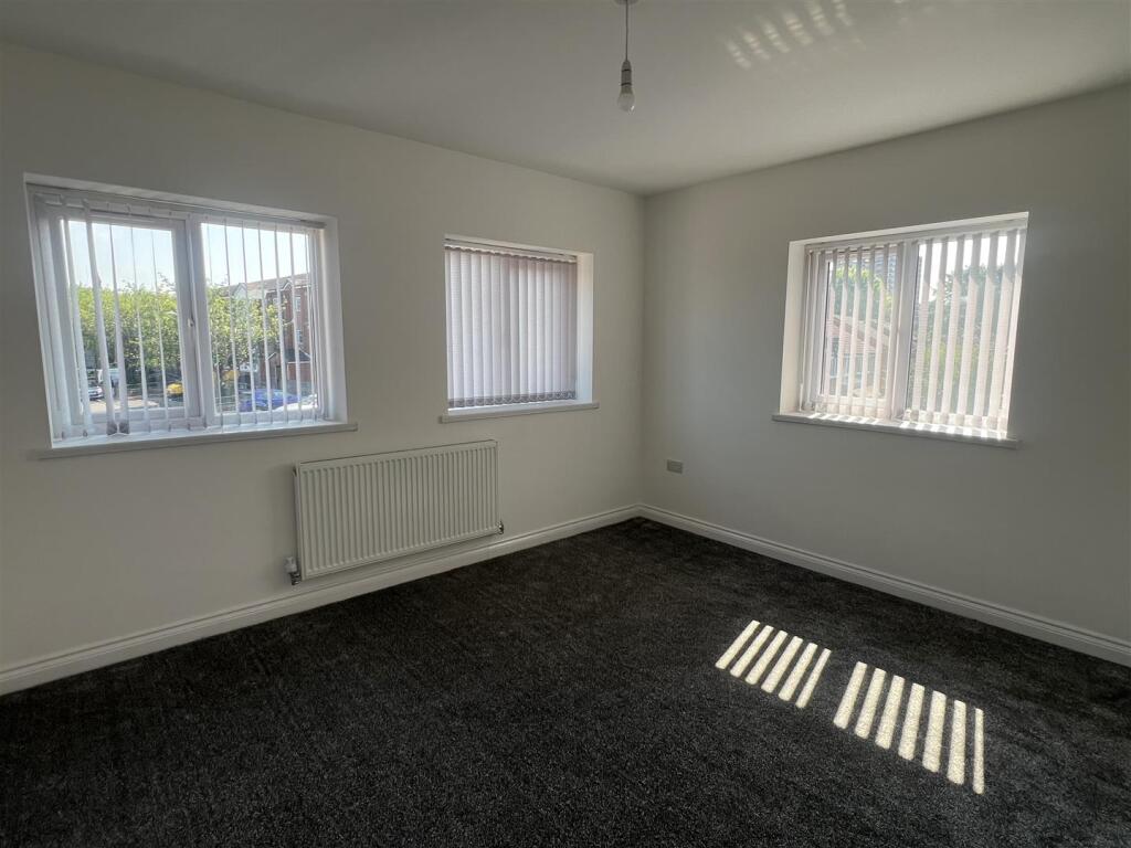 House in Sandwell, West Midlands - More