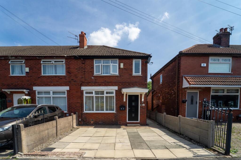 House in Tameside, Greater Manchester - View 2