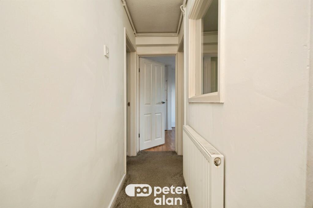 Apartment in Cardiff, Cyncoed - More