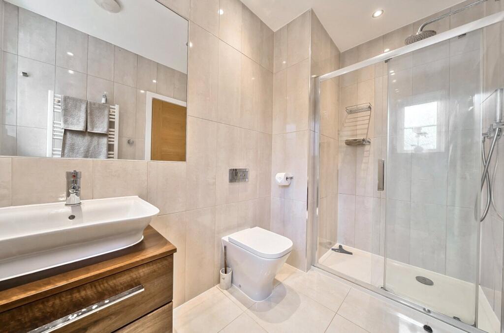 House in Hart, Darby Green, Yateley - More