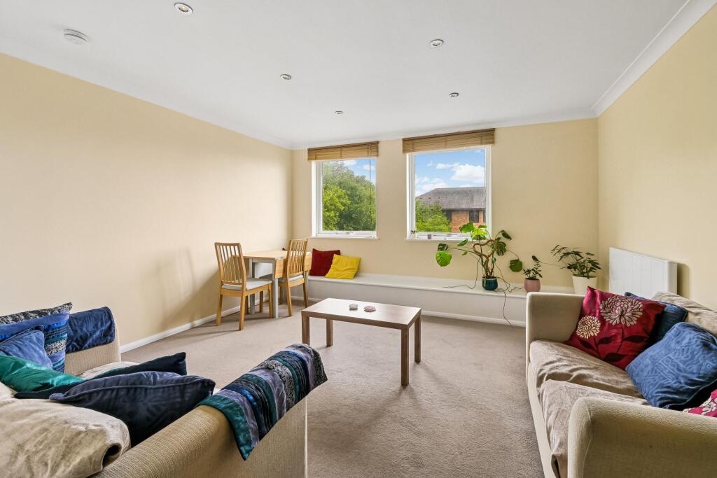 Apartment in London - View 3
