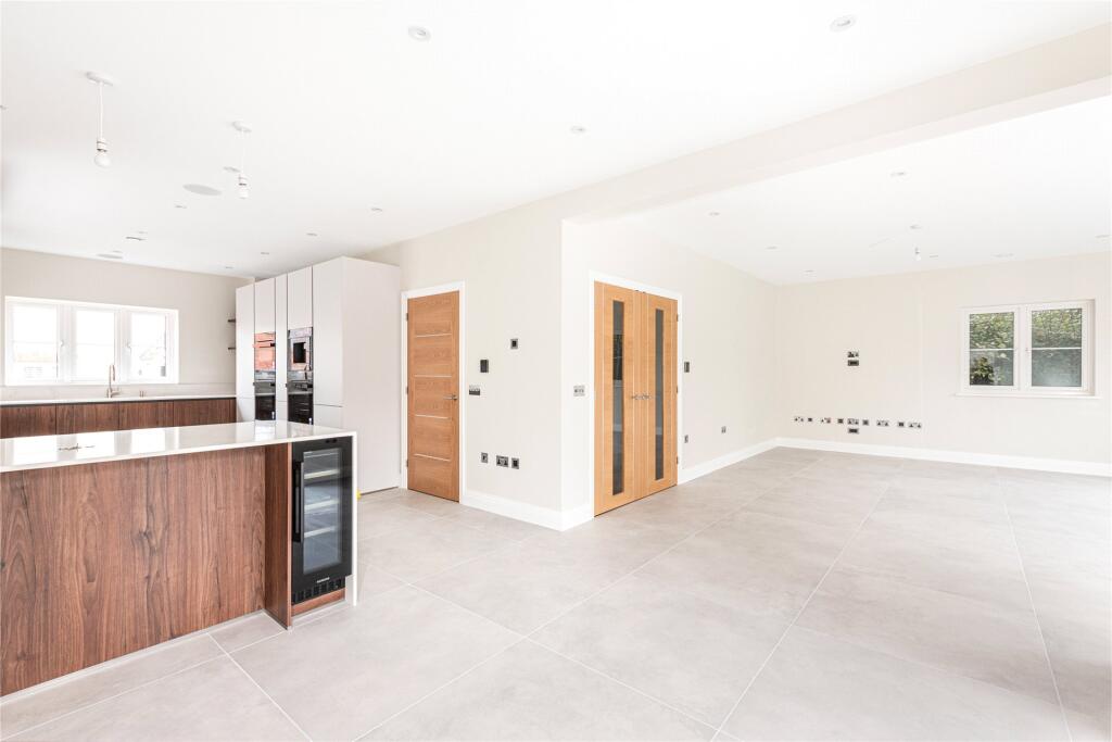 House in Milton Keynes, Stoke Hammond - View 4