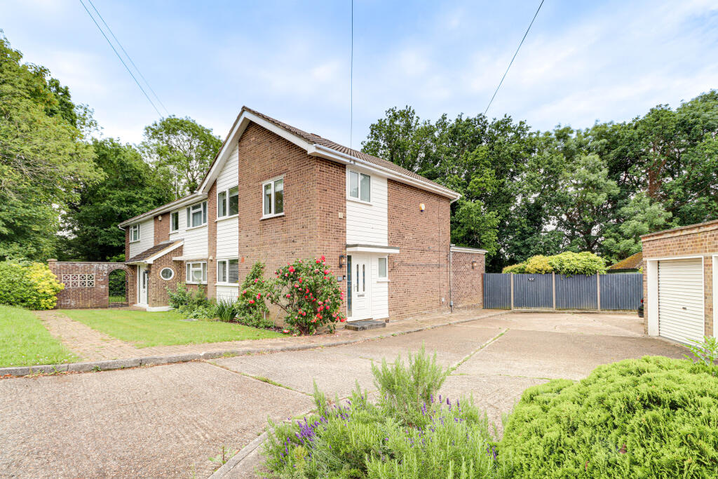 Main image of property: Colney Heath Lane, St. Albans, Hertfordshire, AL4