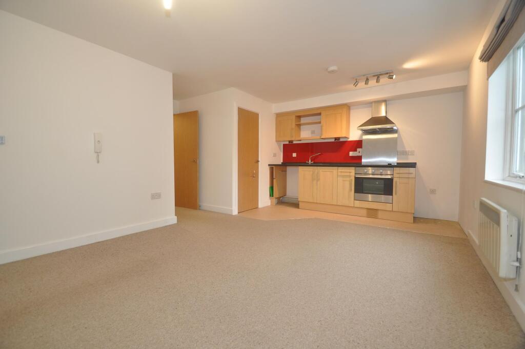 Apartment in Truro - View 2